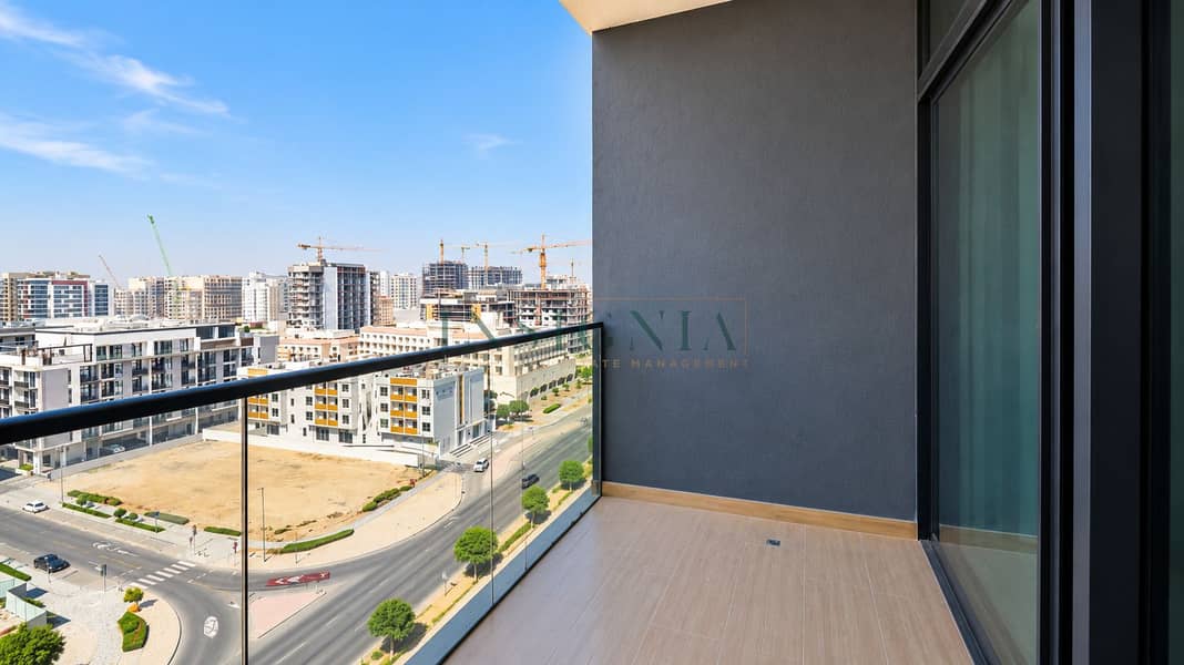 2 Modern Balcony Overlooking City Construction. png