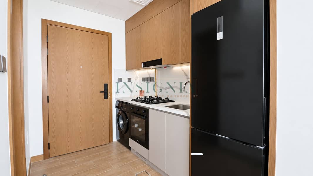 6 Warm Minimalist Kitchen Entryway. png