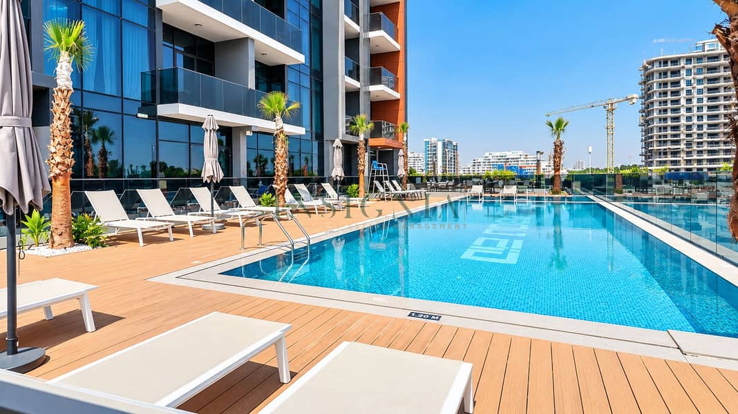8 Sunny Rooftop Pool with City Views. png