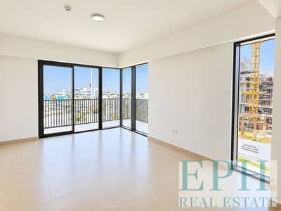 شقة 2 غرفة نوم للايجار في ميناء راشد، دبي - Bright Modern Apartment with Urban Views. png