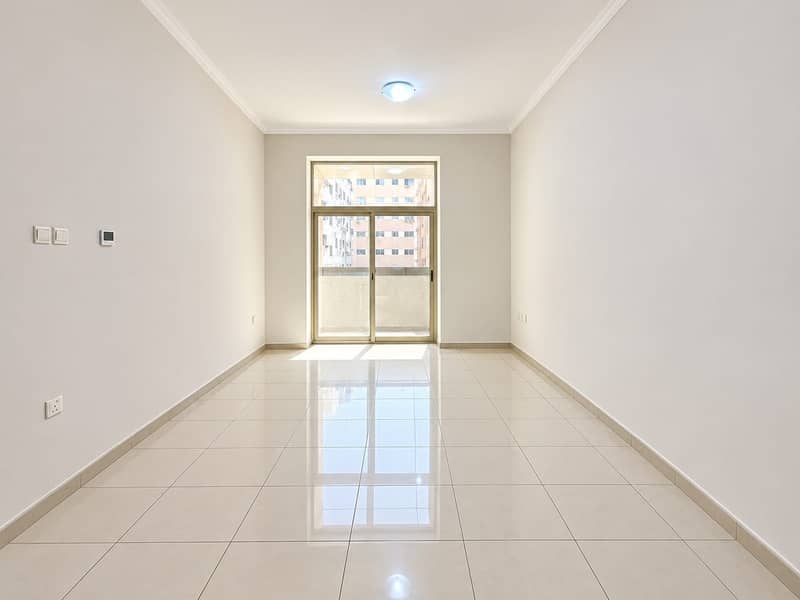 2 300b1500-6feb-43da-917d-30314744bd41. jpg