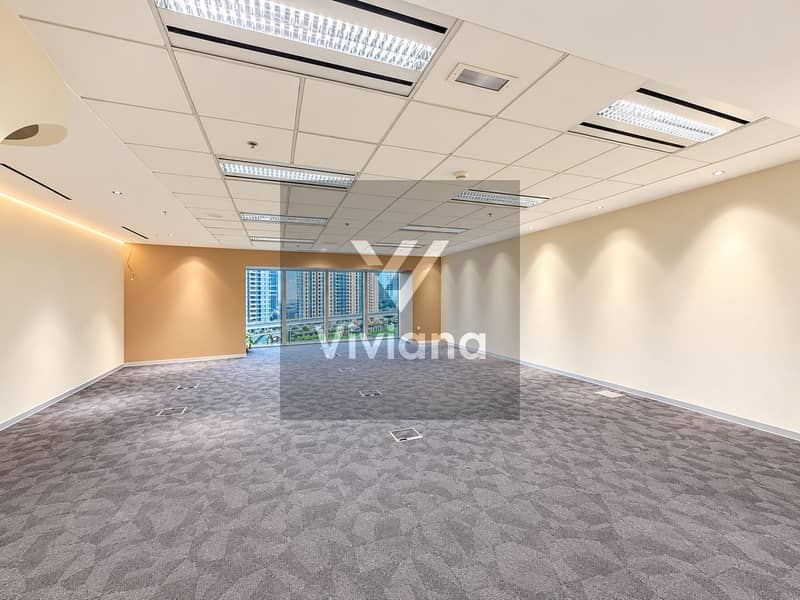 6 Bright Empty Office with City Views. png