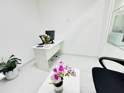 مکتب  للايجار في ديرة، دبي - 5b38630c-7ead-4ee2-8809-23673c079f83. jpg