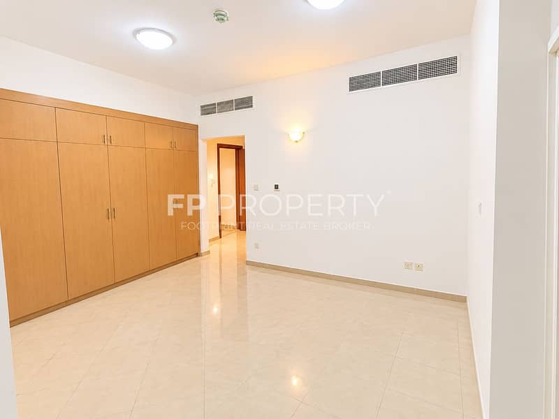 5 Bright Minimalist Bedroom Interior. png