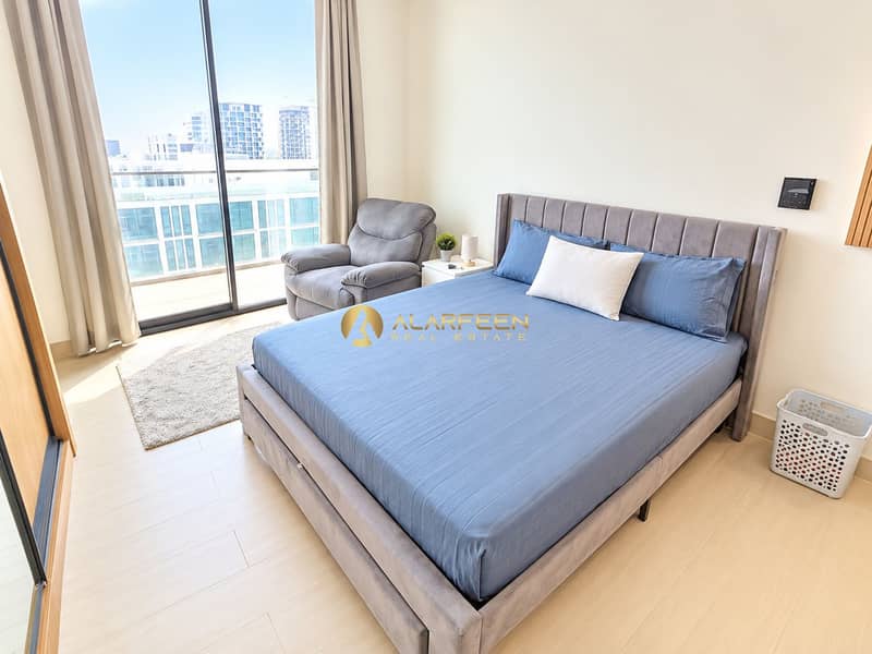 3 Modern Bedroom with City View. png
