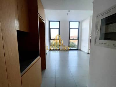 Estudio para en Alquiler en Muwaileh Commercial, Sharjah - Affordable Studio in Al Mamsha | AED 29,999/Year | Great Rental Deal!