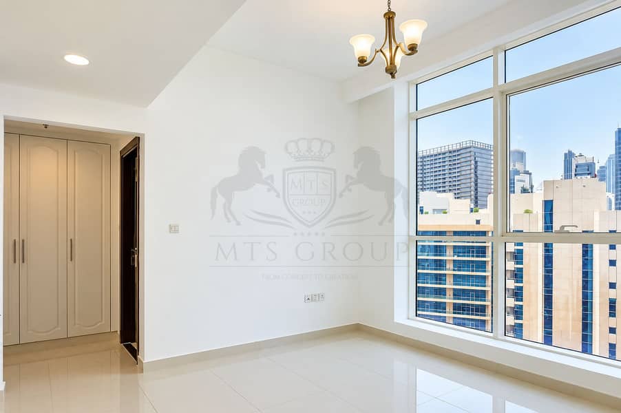 6 Bright Minimalist Apartment with City Views. png