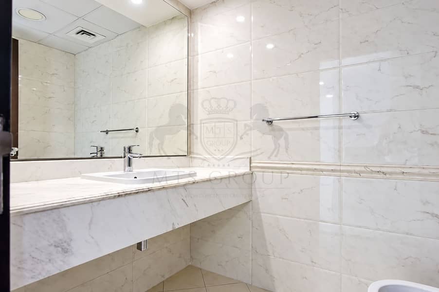 15 Modern Marble Bathroom Vanity. png