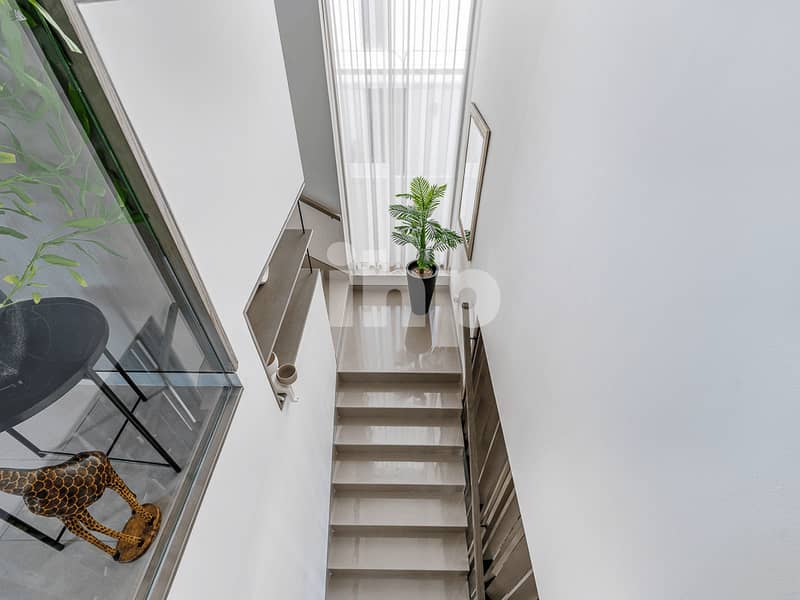 23 VI21176-20. jpg