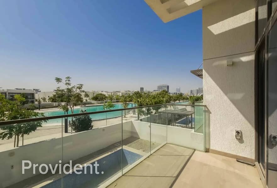 6BR Luxury Villa | Vacant | Exceptional Value