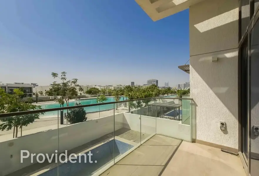 6BR Luxury Villa | Vacant | Exceptional Value