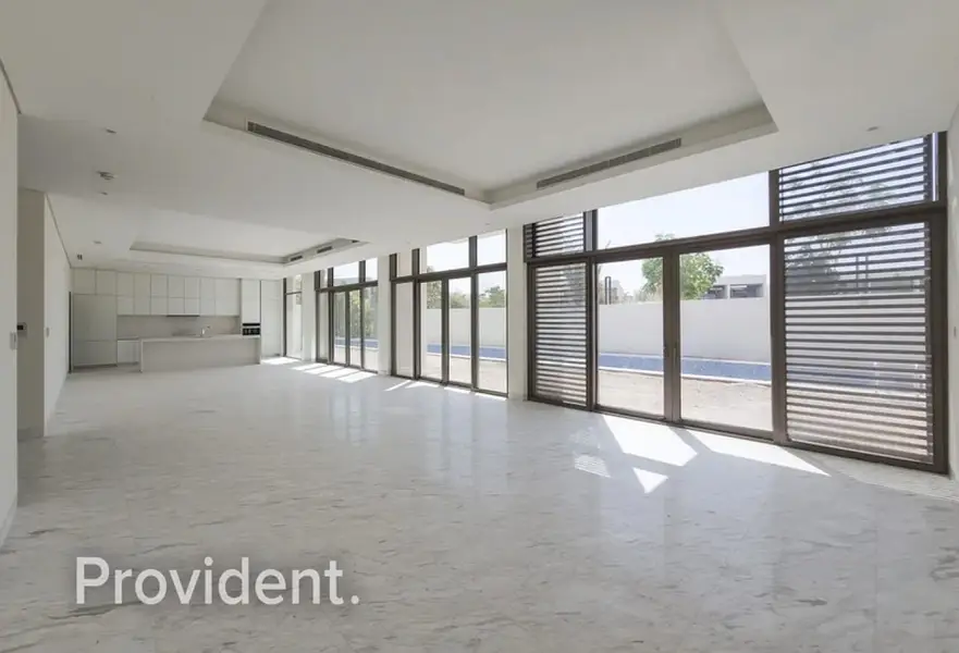6BR Luxury Villa | Vacant | Exceptional Value