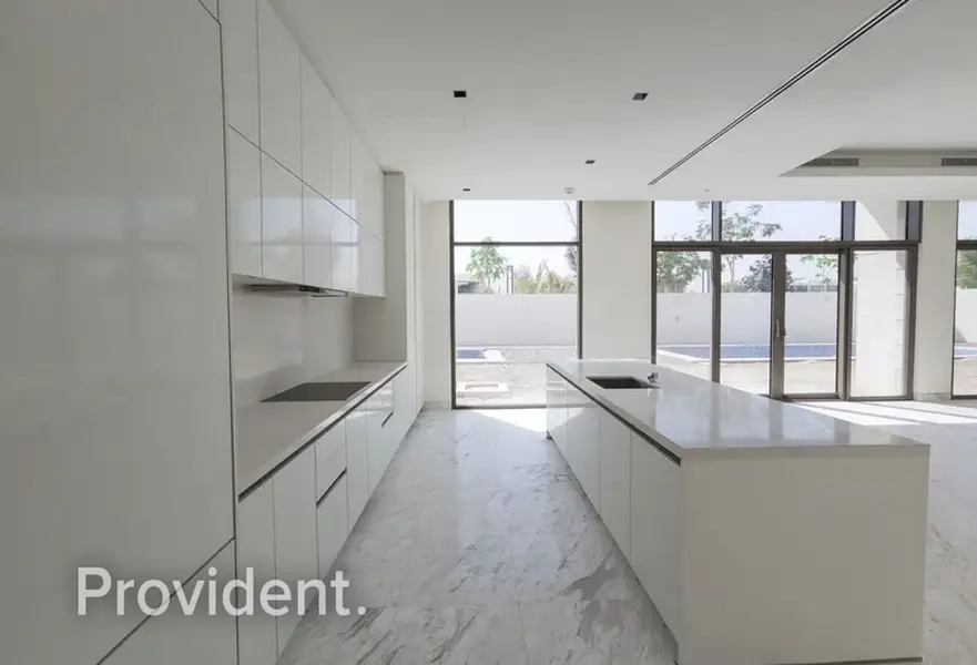 6BR Luxury Villa | Vacant | Exceptional Value