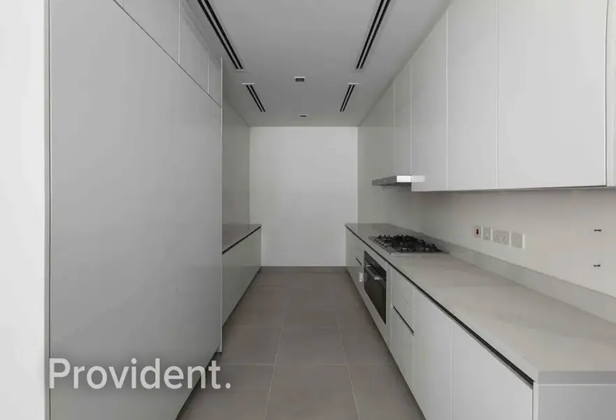 6BR Luxury Villa | Vacant | Exceptional Value