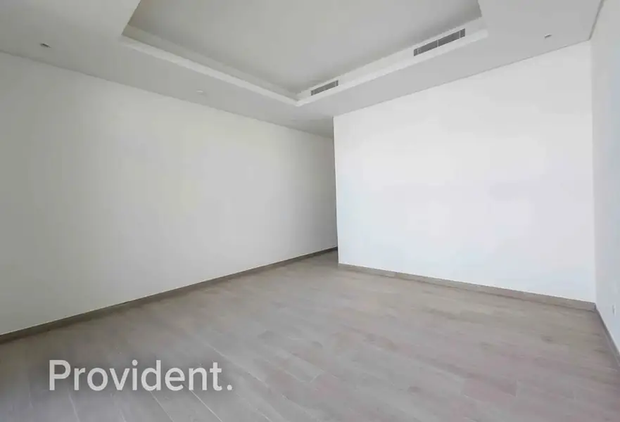 6BR Luxury Villa | Vacant | Exceptional Value