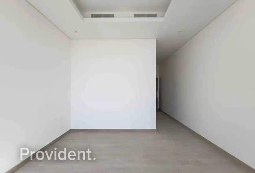 6BR Luxury Villa | Vacant | Exceptional Value