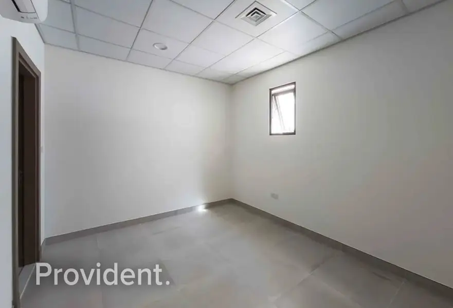 6BR Luxury Villa | Vacant | Exceptional Value