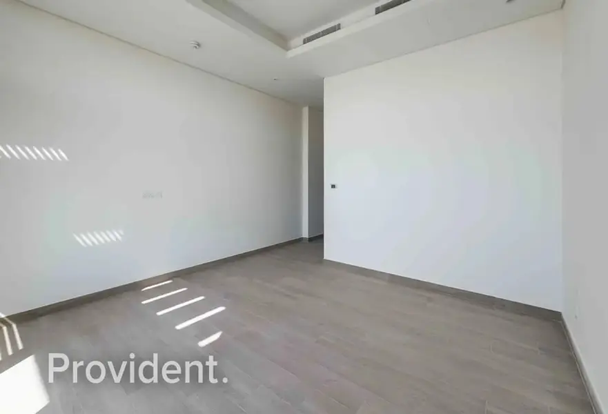 6BR Luxury Villa | Vacant | Exceptional Value