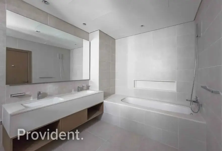 6BR Luxury Villa | Vacant | Exceptional Value