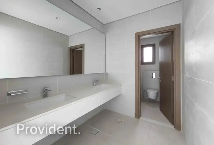 6BR Luxury Villa | Vacant | Exceptional Value
