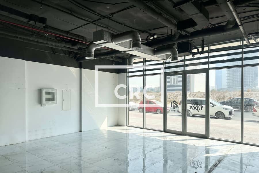 8 SHOP 037