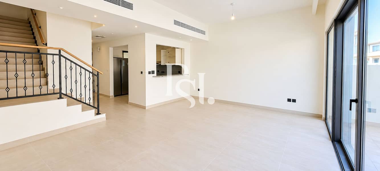 4 Bright Minimalist Townhouse Interior. png