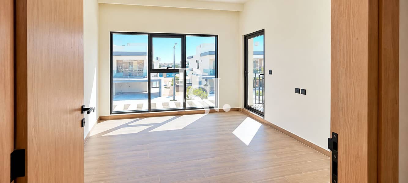 15 Sunlit Modern Apartment Interior. png