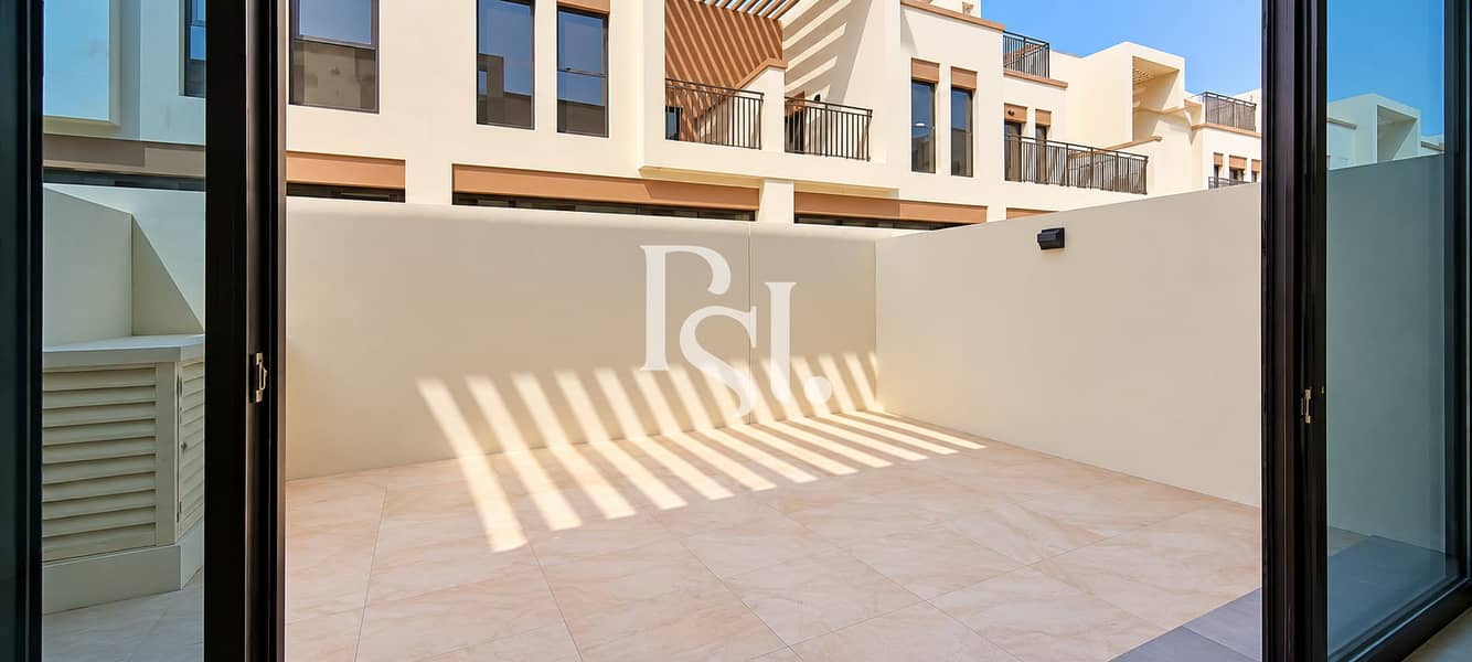 22 Sunlit Modern Townhouse Patio. png