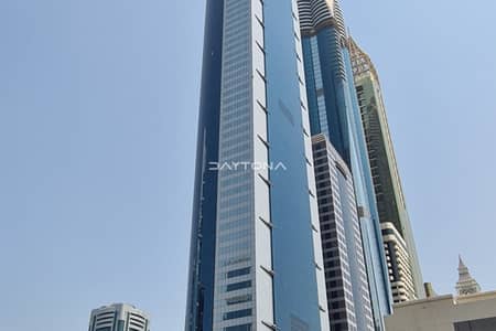 شقة 3 غرف نوم للايجار في شارع الشيخ زايد، دبي - شقة في برج القرن 21،شارع الشيخ زايد 3 غرف 130000 درهم - 17027160