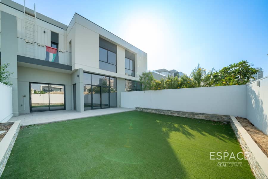 Вилла в Аль Фурджан,Муроодж Аль Фурджан, 3 cпальни, 240000 AED - 17027560 Вилла в Аль Фурджан,Муроодж Аль Фурджан, 3 cпальни, 240000 AED - 17027560