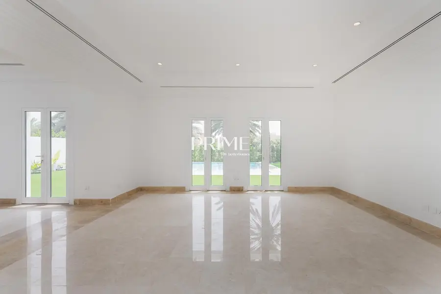 FULL LAKE VIEW | UPGRADED | RENT OR SALE | HATTAN