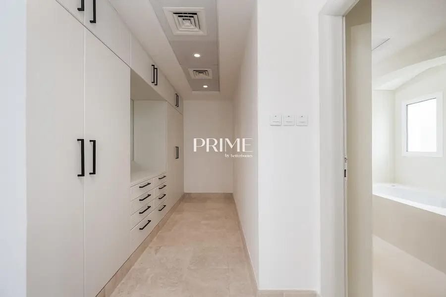 FULL LAKE VIEW | UPGRADED | RENT OR SALE | HATTAN