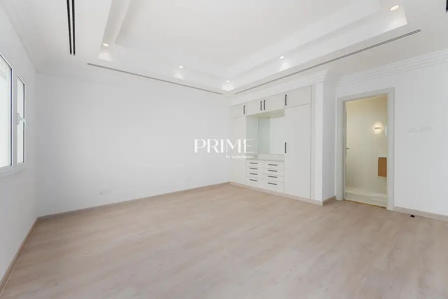 FULL LAKE VIEW | UPGRADED | RENT OR SALE | HATTAN