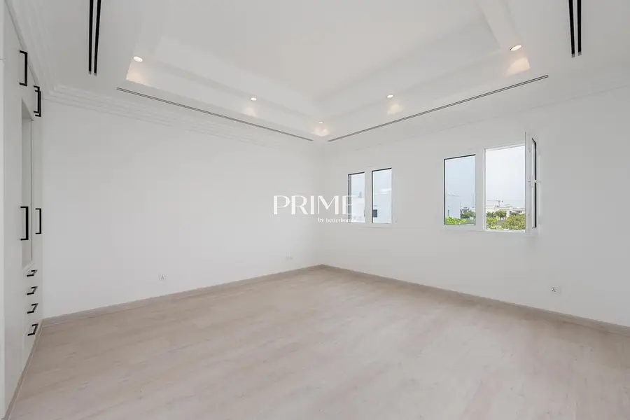FULL LAKE VIEW | UPGRADED | RENT OR SALE | HATTAN