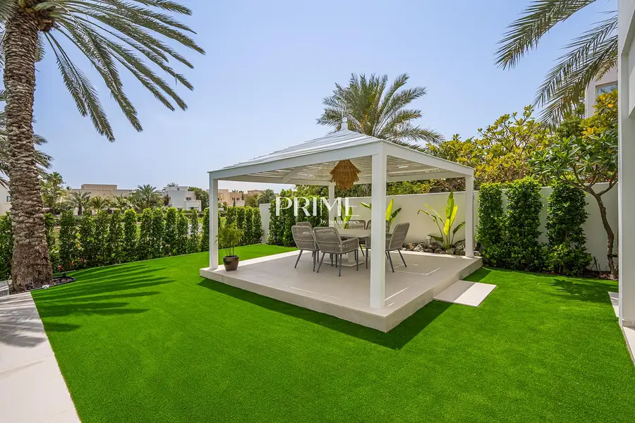 FULL LAKE VIEW | UPGRADED | RENT OR SALE | HATTAN