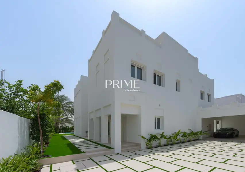 FULL LAKE VIEW | UPGRADED | RENT OR SALE | HATTAN