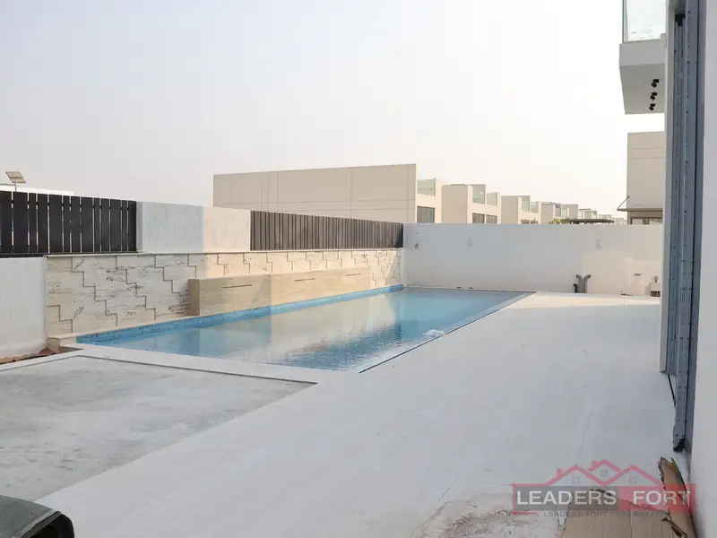 Prestigious 6BR Villa + Maid & Driver Room
