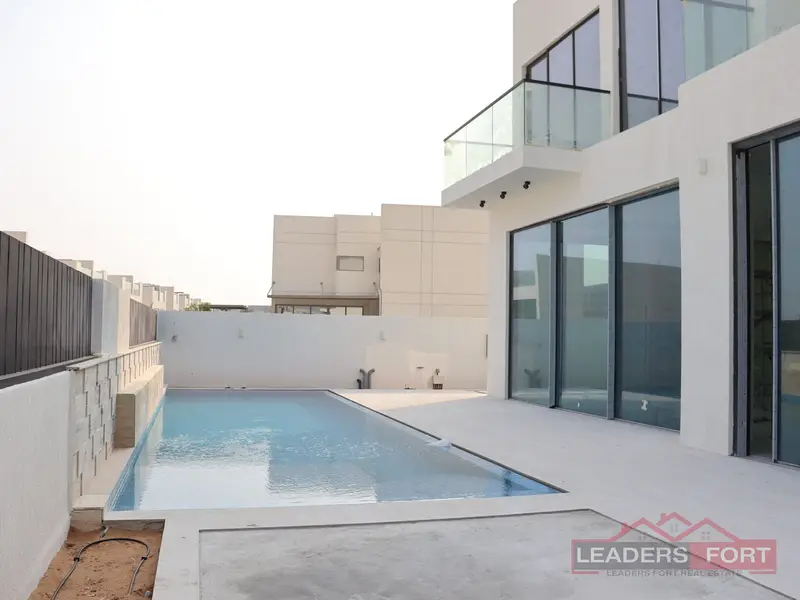 Prestigious 6BR Villa + Maid & Driver Room
