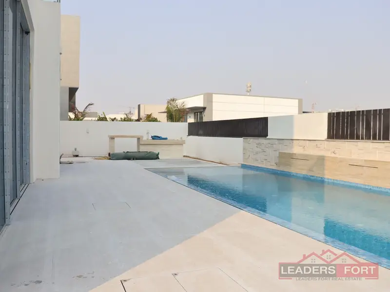 Prestigious 6BR Villa + Maid & Driver Room