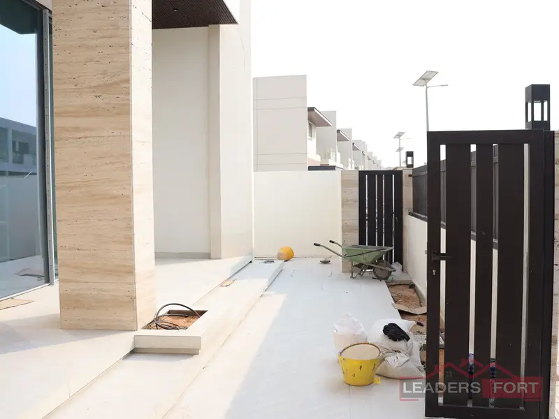 Prestigious 6BR Villa + Maid & Driver Room