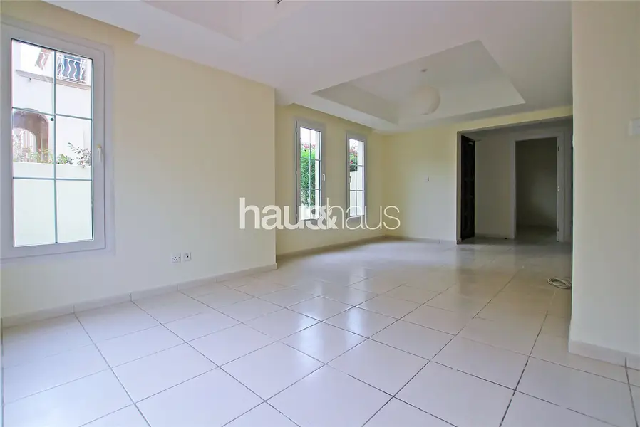 Corner Plot | Vastu | Single Row | Park Facing