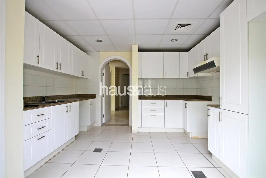 Corner Plot | Vastu | Single Row | Park Facing
