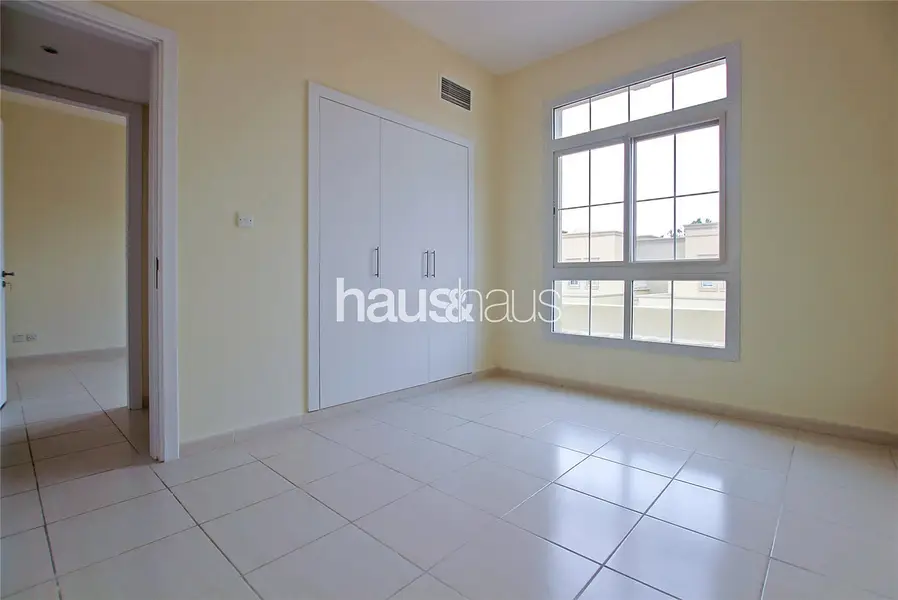 Corner Plot | Vastu | Single Row | Park Facing