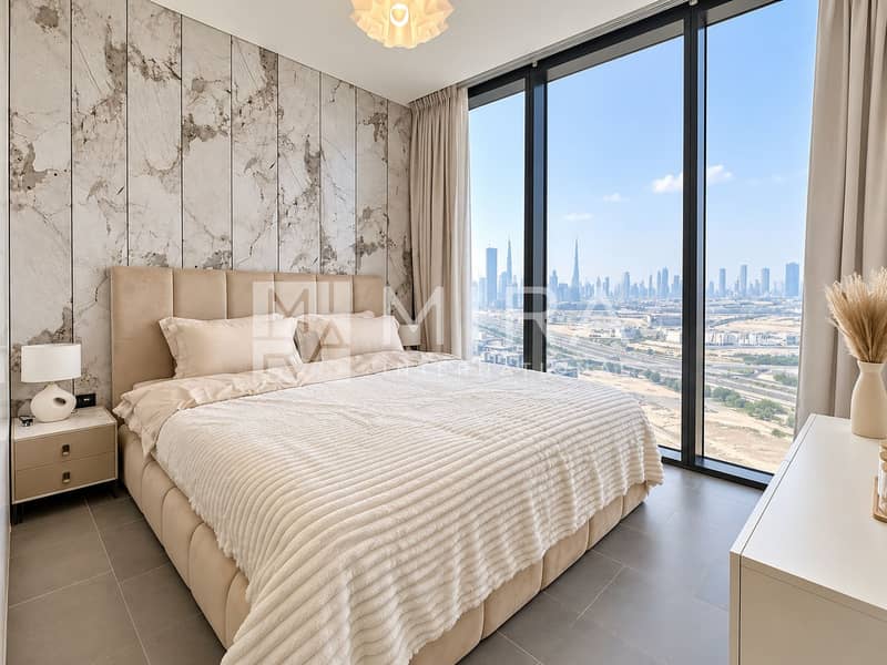 2 Luxurious Bedroom with Skyline View