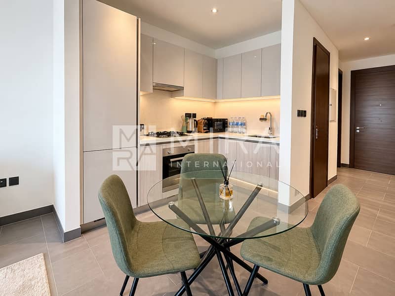 7 Warm Minimalist Kitchen and Dining Nook