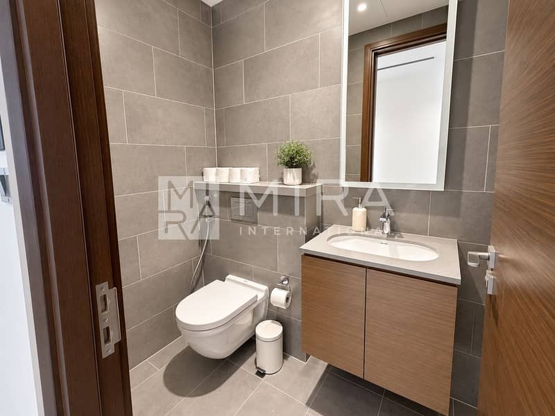 13 Modern Gray-Tiled Powder Room