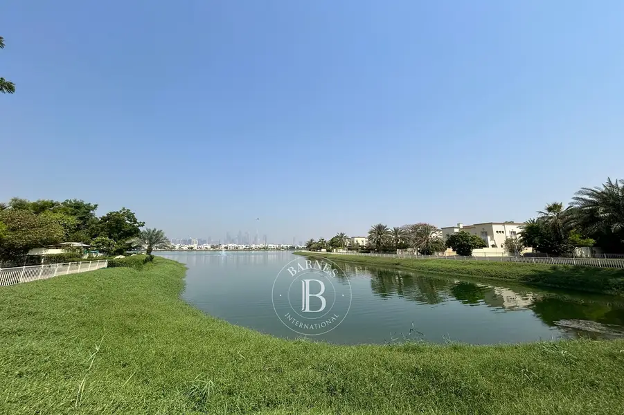Direct Lake Facing | Single Row | Type 3M | Vacant