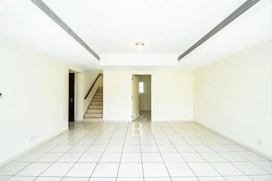 Direct Lake Facing | Single Row | Type 3M | Vacant