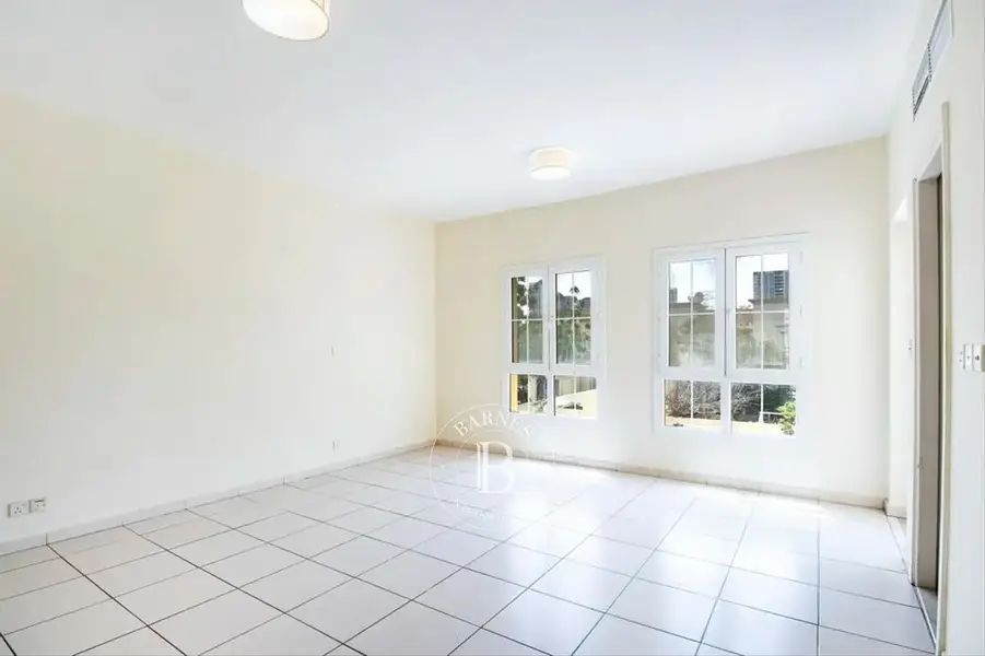 Direct Lake Facing | Single Row | Type 3M | Vacant