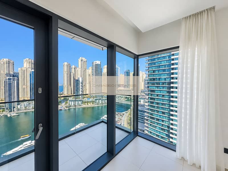 6 Bright Interior Overlooking the Marina. png